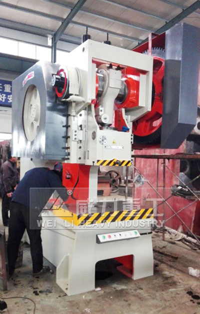 160噸深喉沖床適用于規則沖孔