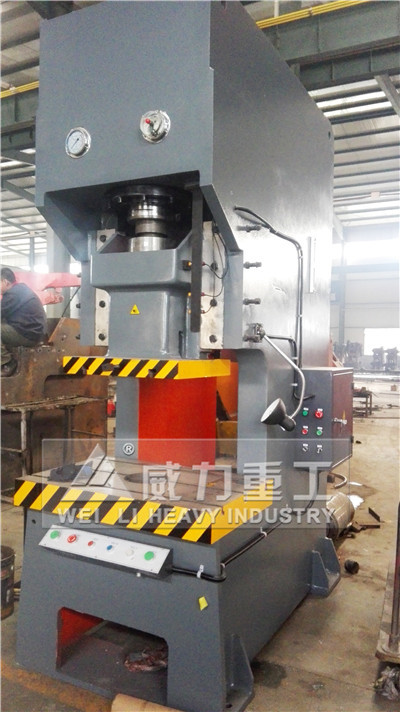 液壓型125噸沖床可調(diào)節(jié)壓力